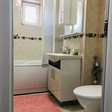 Apartament In Regim アパート ナボダリ