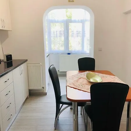 Apartament In Regim アパート ナボダリ